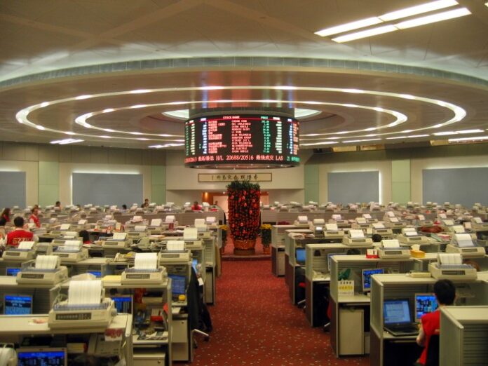 Hong_Kong_Exchange_Trade_Lobby_2007-1 Hong Kong Stock Exchange