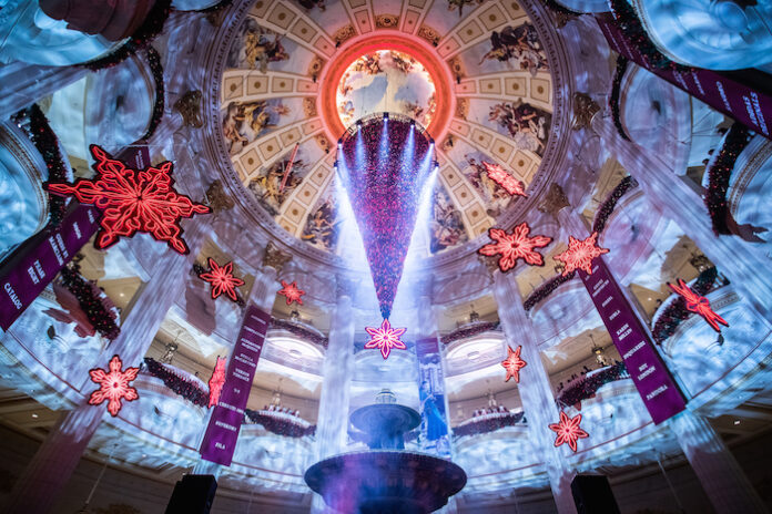Sands xmas 700 Sands Parisian